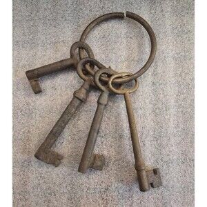 Antique Ring of Cast Iron Skeleton Keys  3.5"x5 5" Medieval Dungeon Jail
